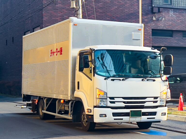 【大阪市】不用品回収で4トントラック積み放題の料金相場は？依頼時のメリットデメリットについても紹介！