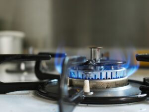 ガスコンロを買い替えるタイミングは?