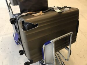 スーツケース・キャリーケースを買い替えるタイミングは？